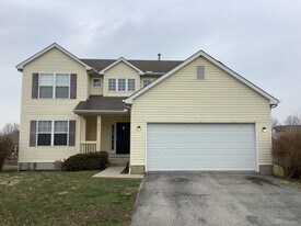 452 Crestmoore Dr in Groveport, OH - Building Photo