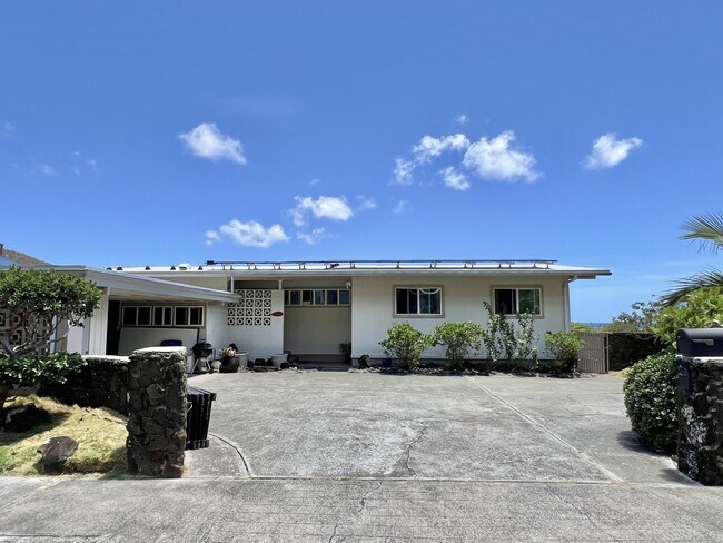 327 Anonia St in Honolulu, HI - Building Photo - Building Photo