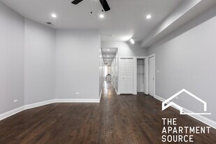 908 W Montrose Ave, Unit 3 in Chicago, IL - Building Photo