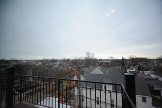 2903 W Irving Park Rd in Chicago, IL - Building Photo - Building Photo