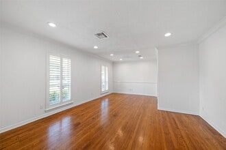 4738 Spellman Rd in Houston, TX - Building Photo - Building Photo