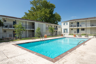 Parc at Mid City in Baton Rouge, LA - Building Photo - Building Photo