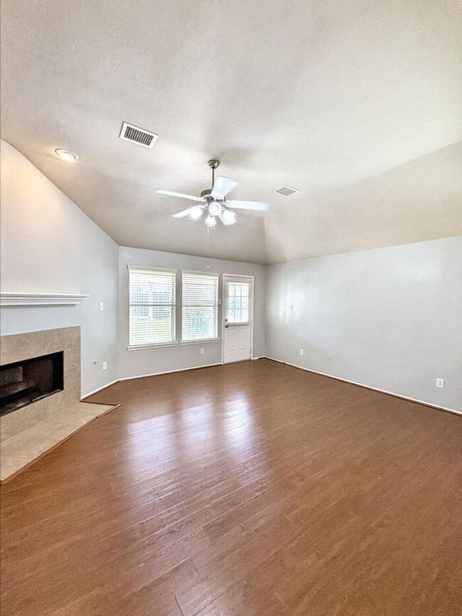20118 Niagra Falls Dr in Tomball, TX - Building Photo - Building Photo