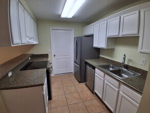 1105 Monticello Ln in Port Orange, FL - Building Photo - Building Photo