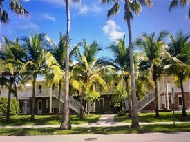 100 Sunrise Dr in Miami, FL - Building Photo