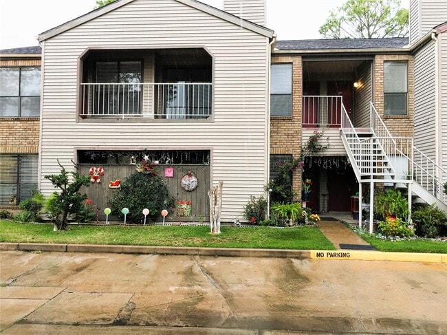 property at 2025 Augusta Dr