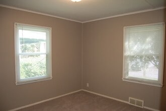 233 Melrose Ct in Iowa City, IA - Building Photo - Building Photo