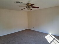 6827 Songbrook Dr photo'