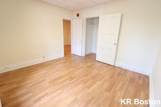 106 Boylston St in Boston, MA - Building Photo - Building Photo