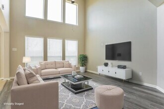 8343 Broadleaf Ave in Baytown, TX - Building Photo - Building Photo