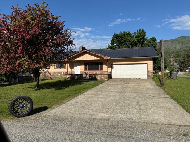 property at 562 N Riley Crk Rd