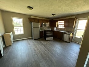 102 Rainbow Ct in Bardstown, KY - Building Photo - Building Photo