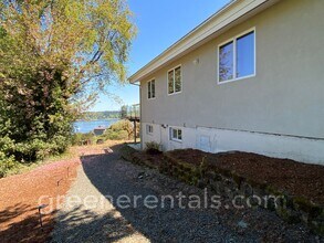 3142 Cove Ln NW in Olympia, WA - Building Photo - Building Photo