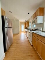 68 Putnam St, Unit 2 in Watertown, MA - Building Photo