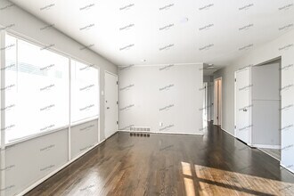 1825 Clover Ln in Florissant, MO - Building Photo - Building Photo