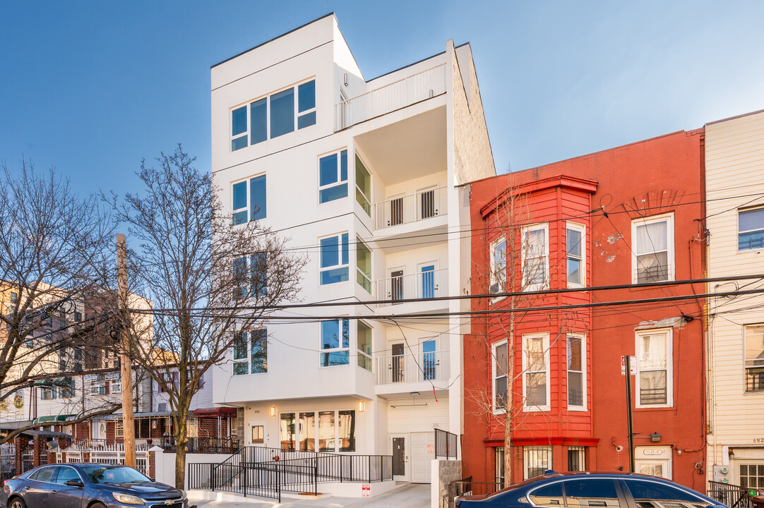 686 Eagle Ave in Bronx, NY - Building Photo