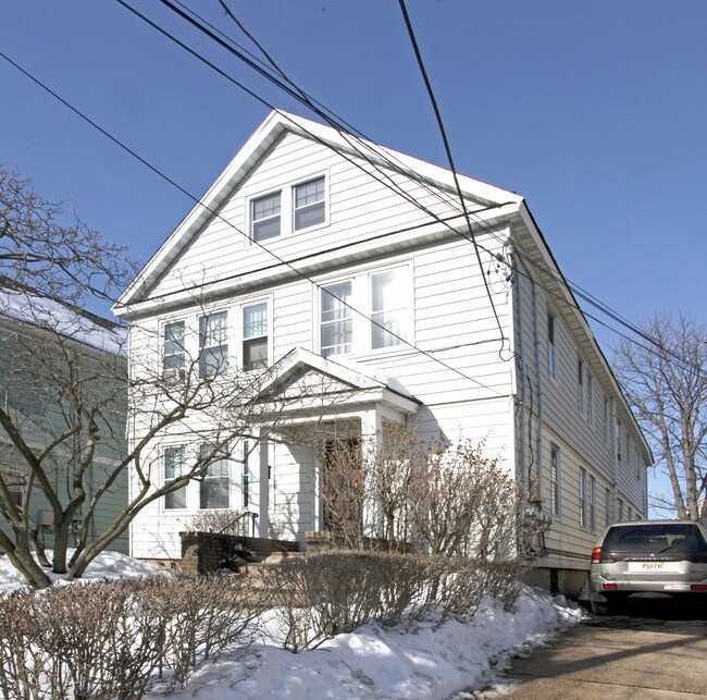 720 Van Buren Ave in Elizabeth, NJ - Building Photo - Building Photo