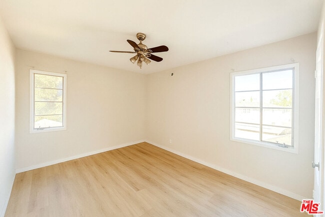 property at 4064 S Muirfield Rd