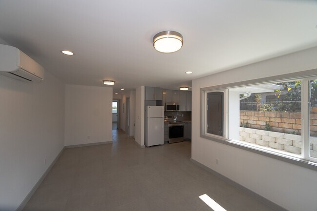 733 Hoopai St, Unit Back 2 in Pearl City, HI - Foto de edificio - Building Photo