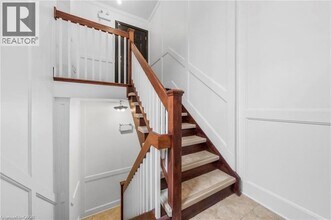 215 Locke St S in Hamilton, ON - Building Photo - Building Photo