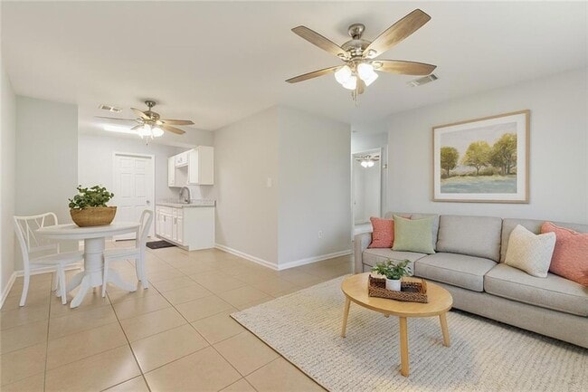 7825 Dorsett Dr in New Orleans, LA - Building Photo - Building Photo