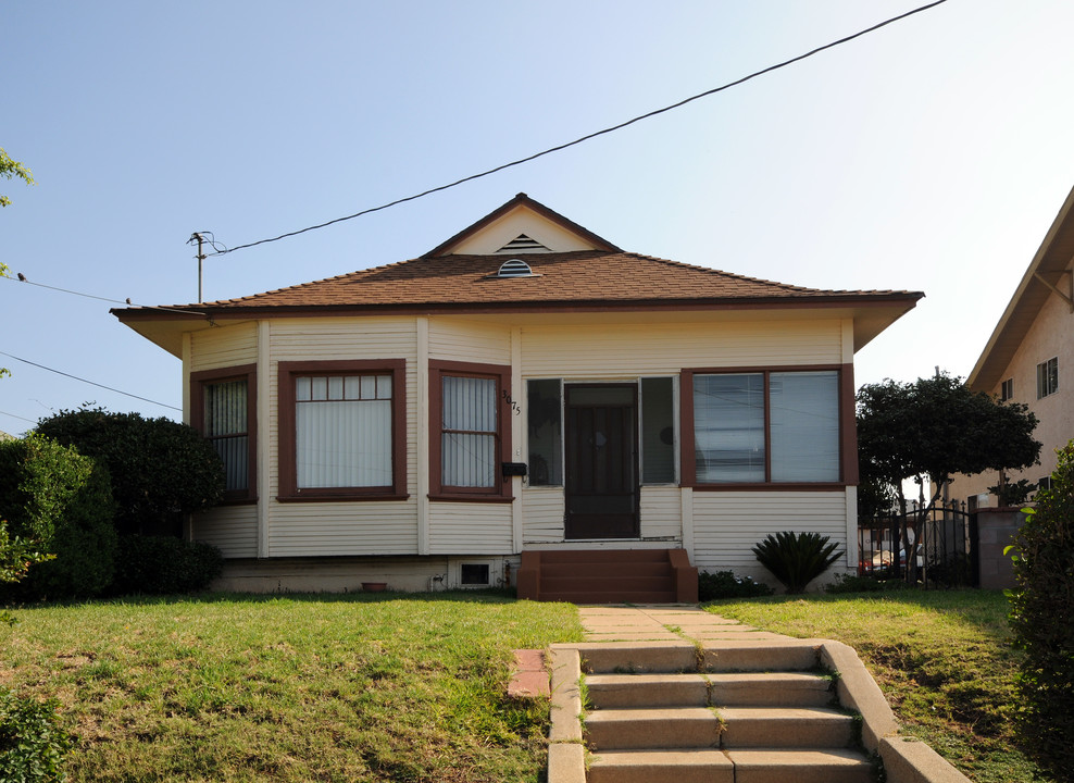 3075 E 6th St in Los Angeles, CA - Foto de edificio