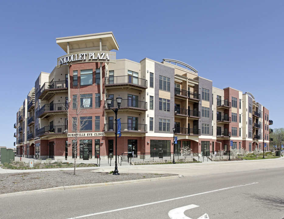 Nicollet Plaza in Burnsville, MN - Building Photo