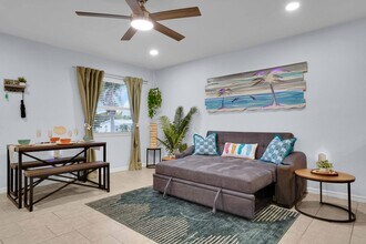 8615 44th Avenue Dr W in Bradenton, FL - Building Photo - Building Photo