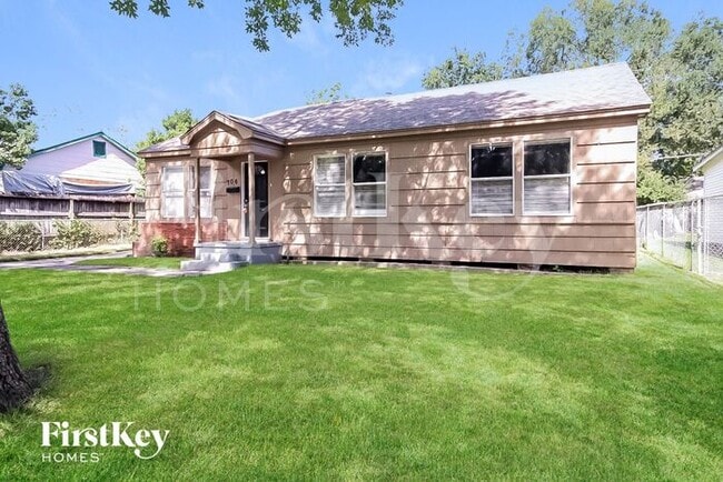 property at 706 E Humble St