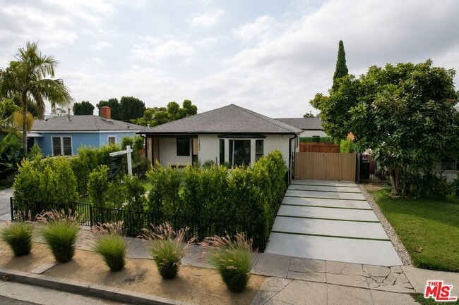 property at 11840 Juniette St