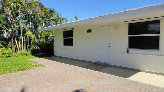 7804 Terrace Rd in Lantana, FL - Building Photo - Building Photo