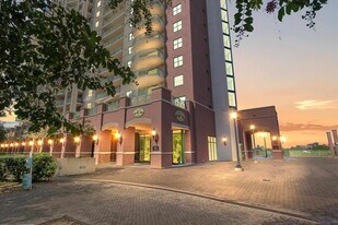 300 S Duval St in Tallahassee, FL - Building Photo