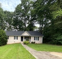 111 Fairhaven Ct in Stockbridge, GA - Building Photo