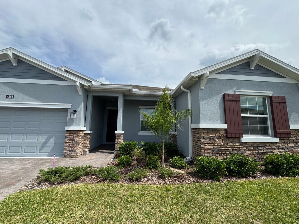 4298 Eastminster Rd in Davenport, FL - Building Photo
