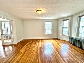 82 Dexter Ave in Watertown, MA - Building Photo - Building Photo