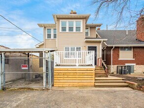 1390 Sullivant Ave in Columbus, OH - Building Photo - Building Photo