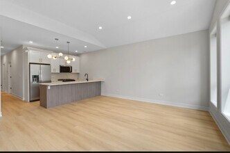 5006 S Prairie Ave, Unit Unit 2 in Chicago, IL - Building Photo - Building Photo