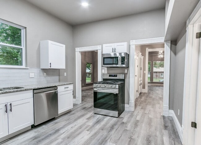 property at 503 E Springer Ave