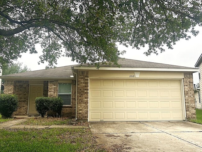 property at 2019 Pine Croft Dr