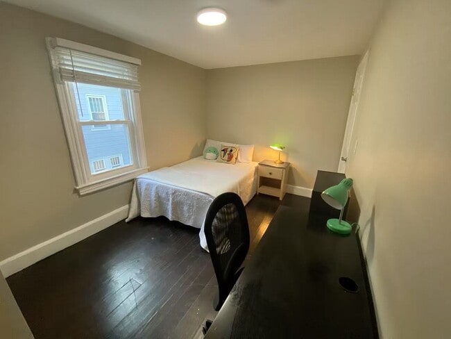 219 Birch Ave, Unit #2FB in Princeton, NJ - Foto de edificio - Building Photo