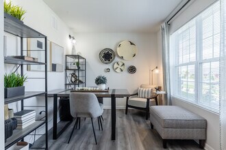 Orland Ridge Towns and Villas in Orland Park, IL - Building Photo - Interior Photo