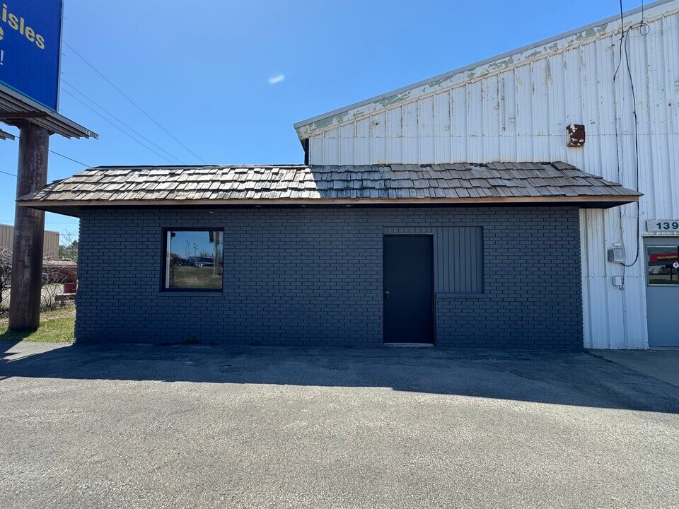 1391 M-32 in Alpena, MI - Building Photo