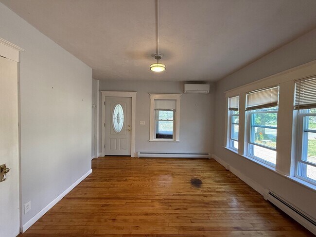 104 S Main St in Mansfield, MA - Building Photo - Building Photo