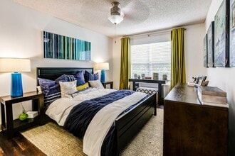 Audubon Village in Tampa, FL - Foto de edificio - Building Photo