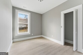 1409 Northwest Dr NW in Atlanta, GA - Foto de edificio - Building Photo