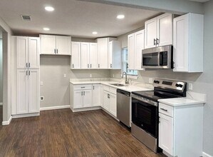 211 Wanda Dr in Irving, TX - Building Photo - Building Photo