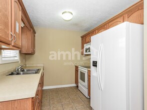 3645 S Naples Ct in Clarksville, TN - Building Photo - Building Photo