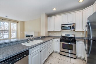 228 Riverwalk Way in Clifton, NJ - Building Photo - Building Photo