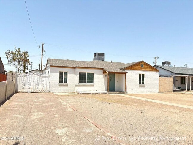 1628 E Granada Rd in Phoenix, AZ - Building Photo - Building Photo