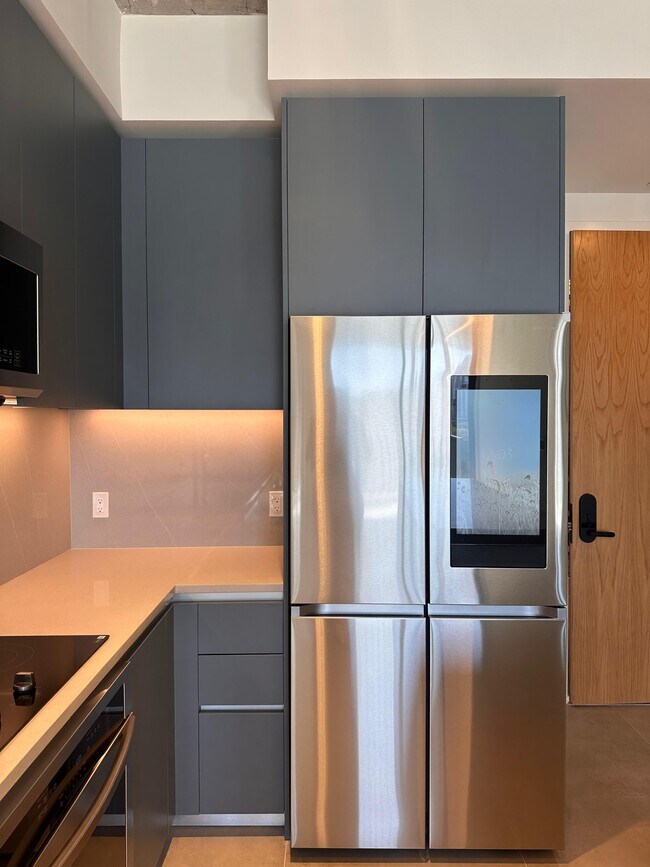 91 NW 26th St, Unit B8 in Miami, FL - Foto de edificio - Building Photo